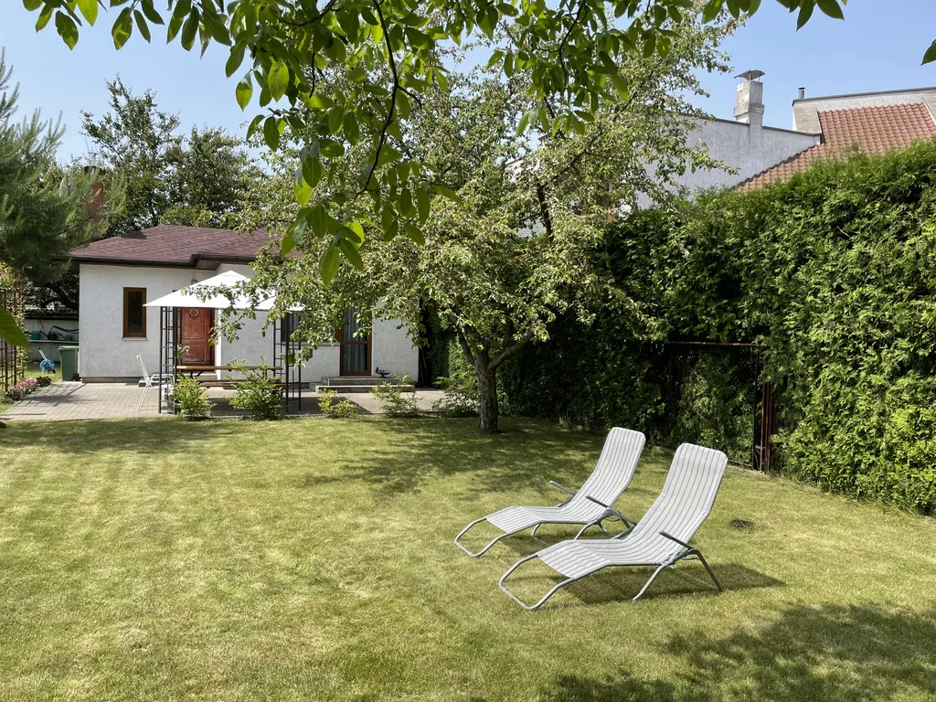 Дом для отдыха в зелёной части города