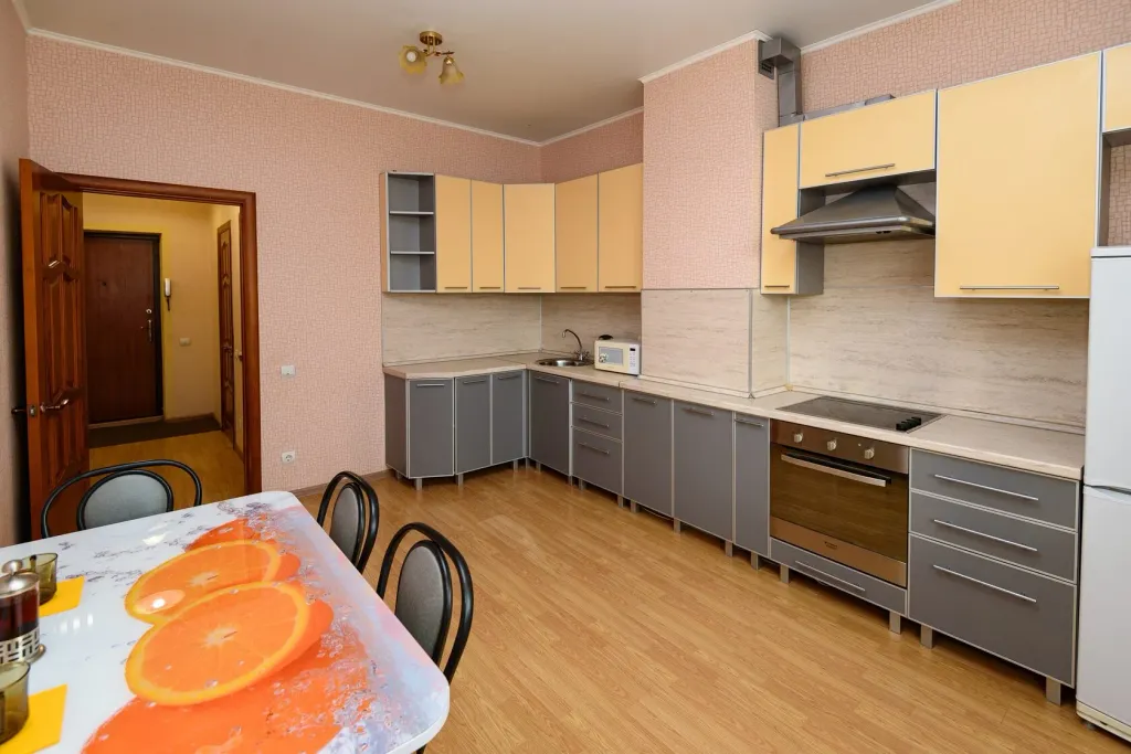 Просторная современная 2-комнатная квартира в центре