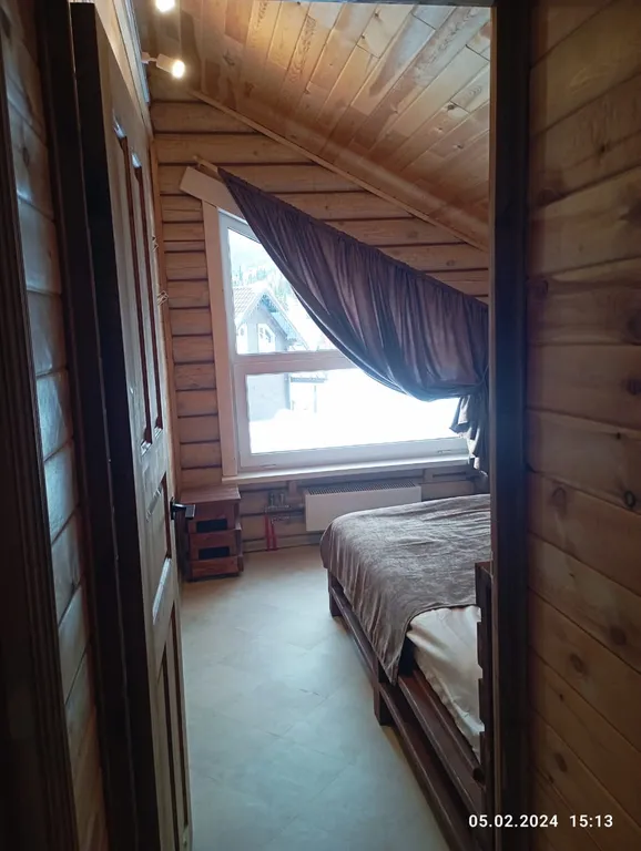 Уютный домик недалеко от горы