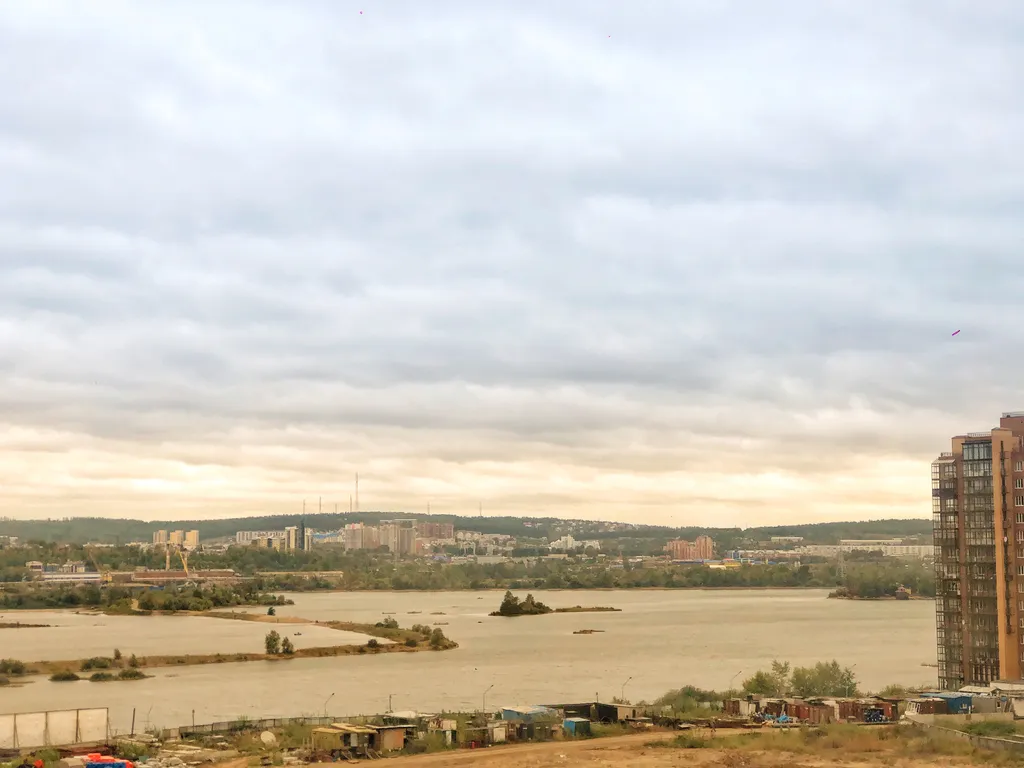 Светлая квартира с видом на Ангару