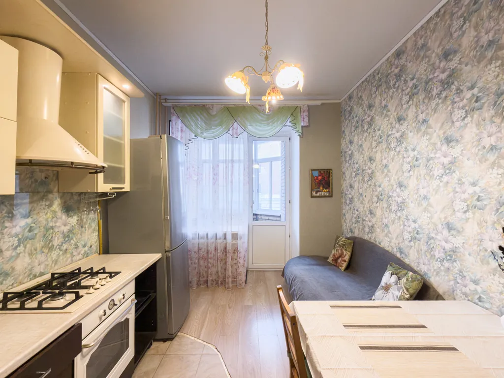 Евротрешка с подземной парковкой близко к центру