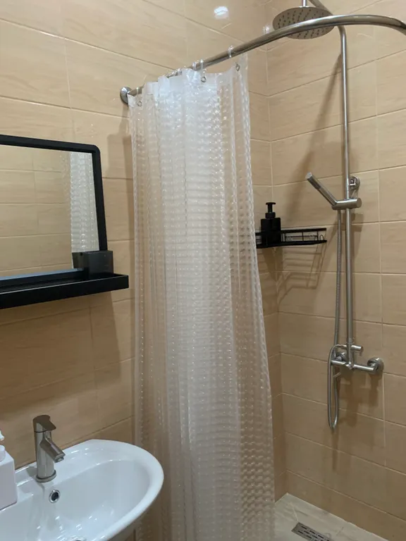 Комфортабельный дом с бассейном с видом на горы