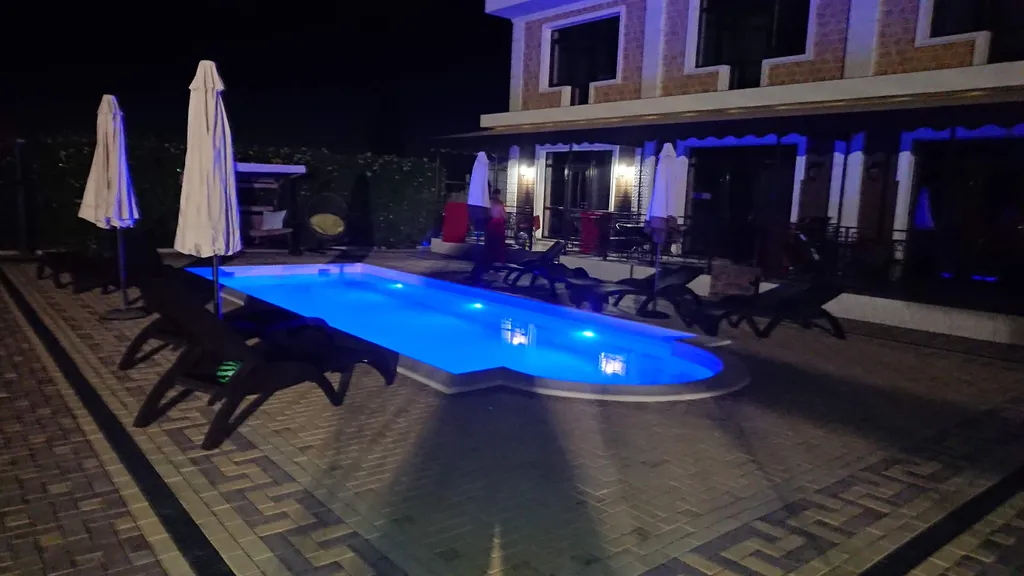 Апартаменты с видом на бассейн