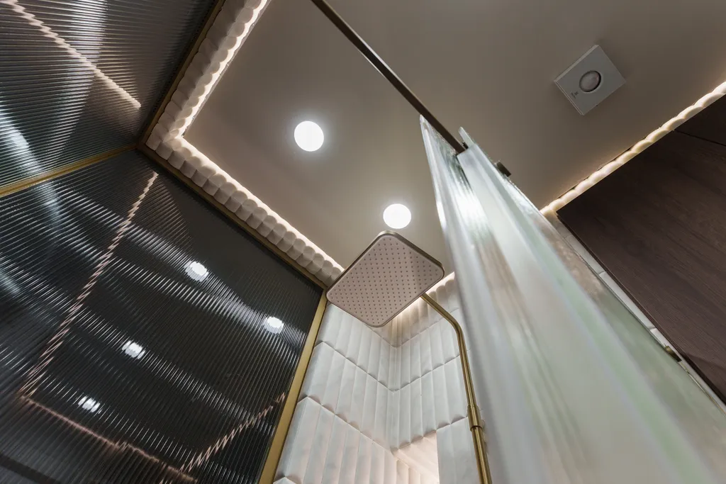 Новый дизайнерский апартамент премиум-класса в самом центре Москвы