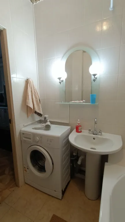 Уютная, светлая студия на первом этаже в тихом месте в центре города