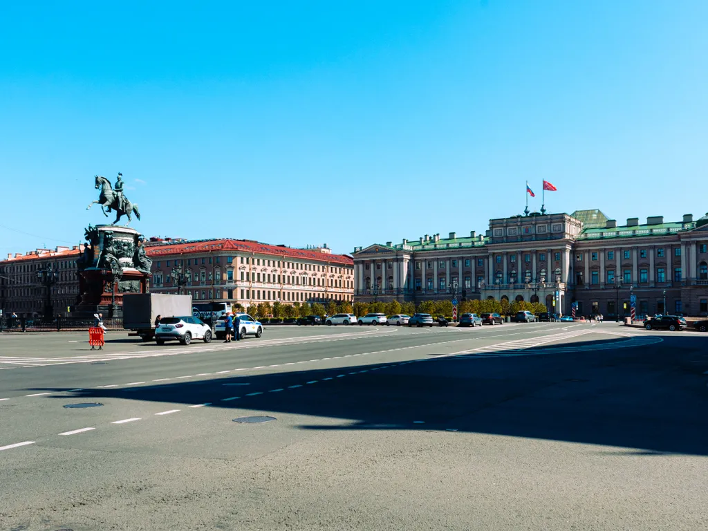 Квартира Трёхкомнатная квартира в двух минутах ходьбы от Иcаакиевcкогo coбоpa — Санкт-Петербург