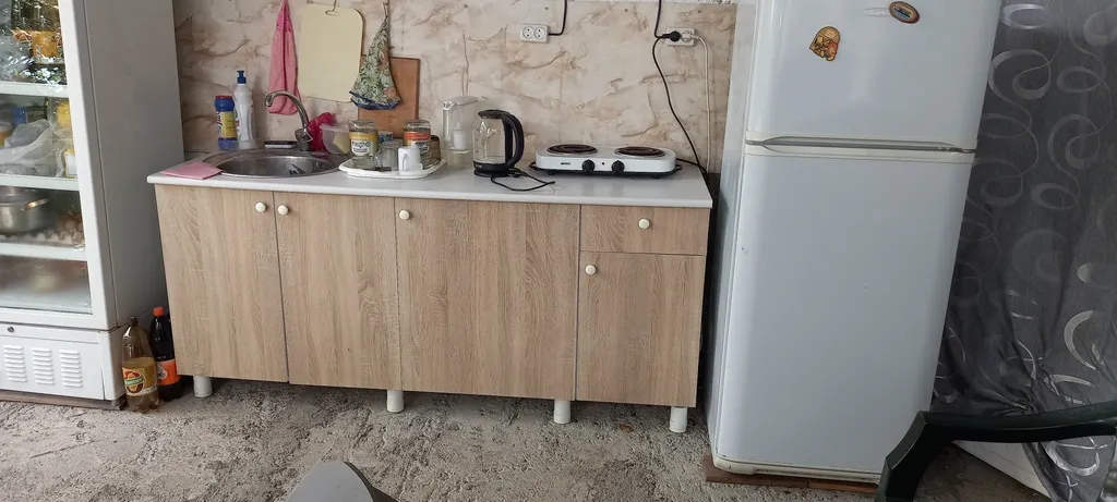 Комната в частным доме с видом в сад