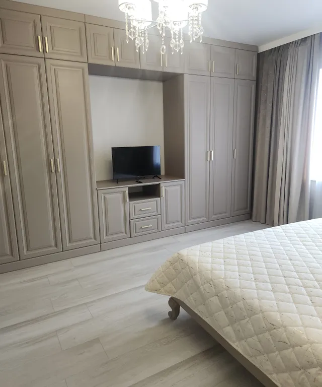 Большой дом с видом на гору