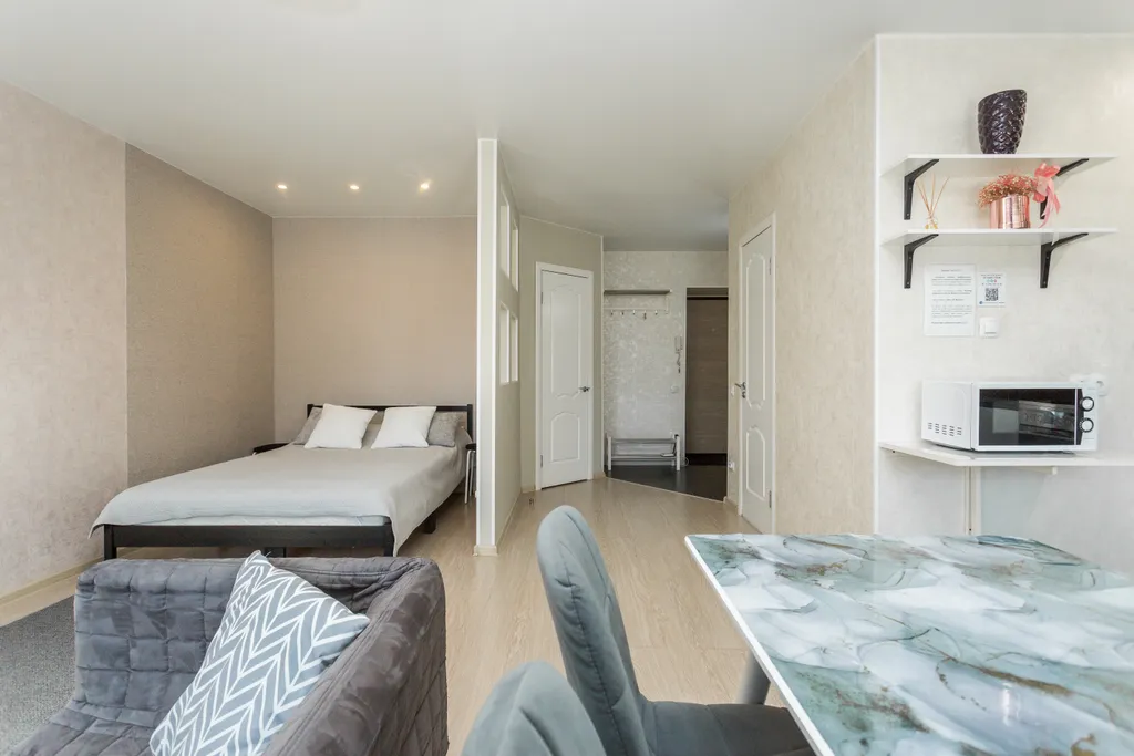 Чистая уютная студия в центре. Заселение до 23-00 ч