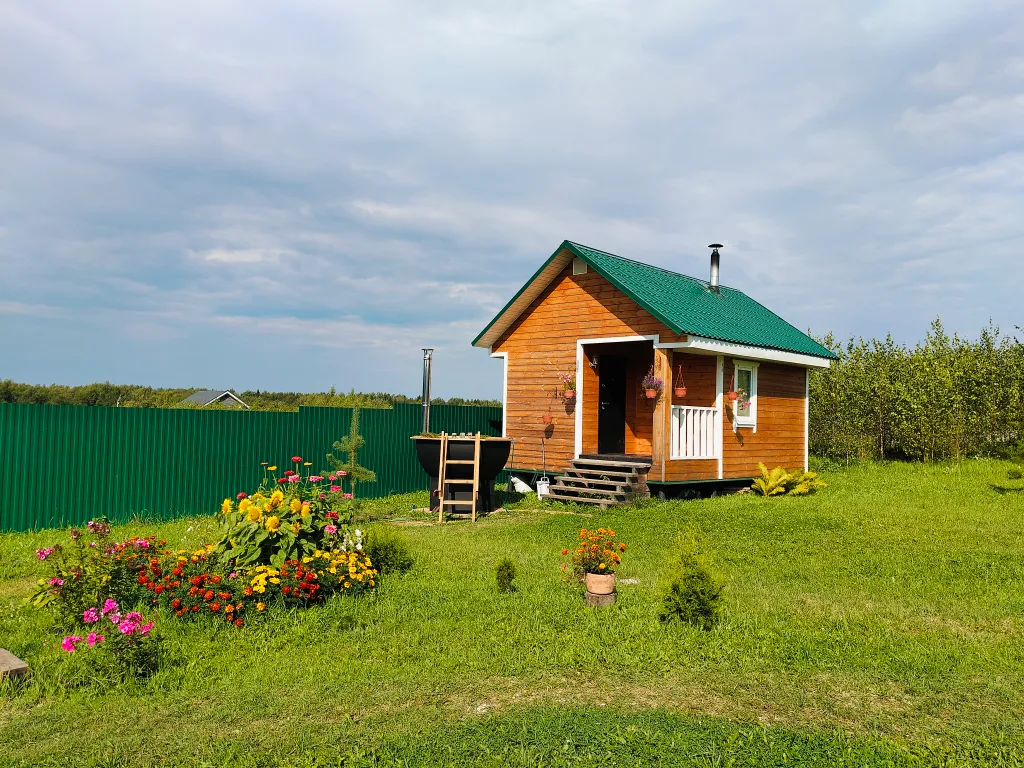 Уютный домик с отдельно стоящей русской баней на дровах и банным чаном