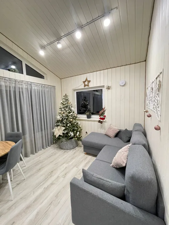 Коттедж Дом Barn house в хвойном лесу — Половина