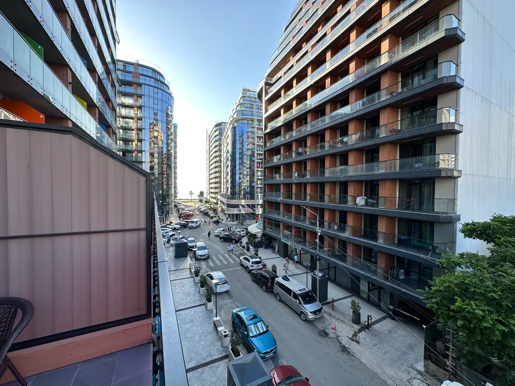 Апартамент с джакузи и большой верандой у моря