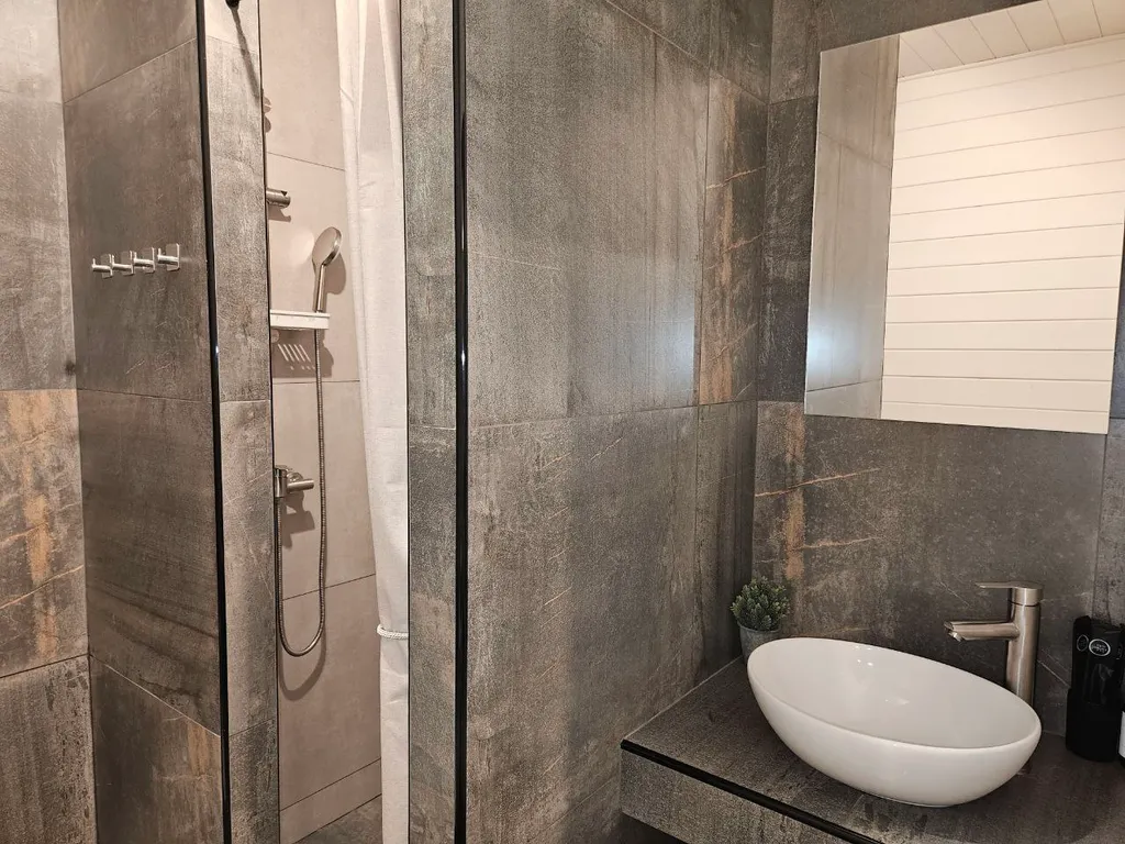 Уютный домик с большой террасой