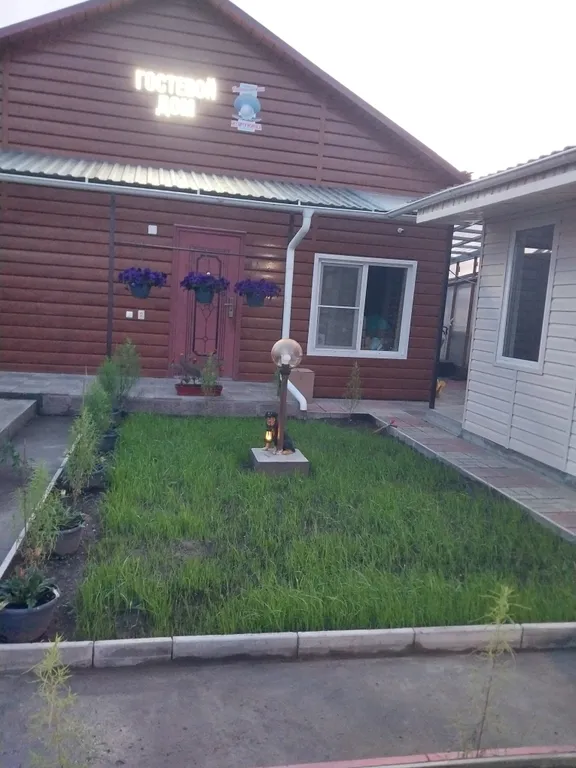 Улучшенная трехкомнатная квартира рядом с гостиницей