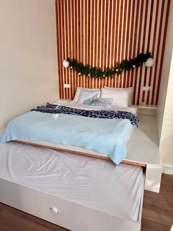 Дизайнерская квартира и бассейн на территории комплекса