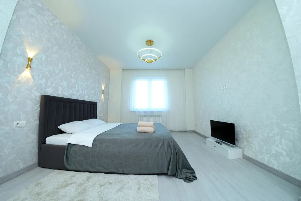 Комфортные апартаменты с видом на метромост и центр