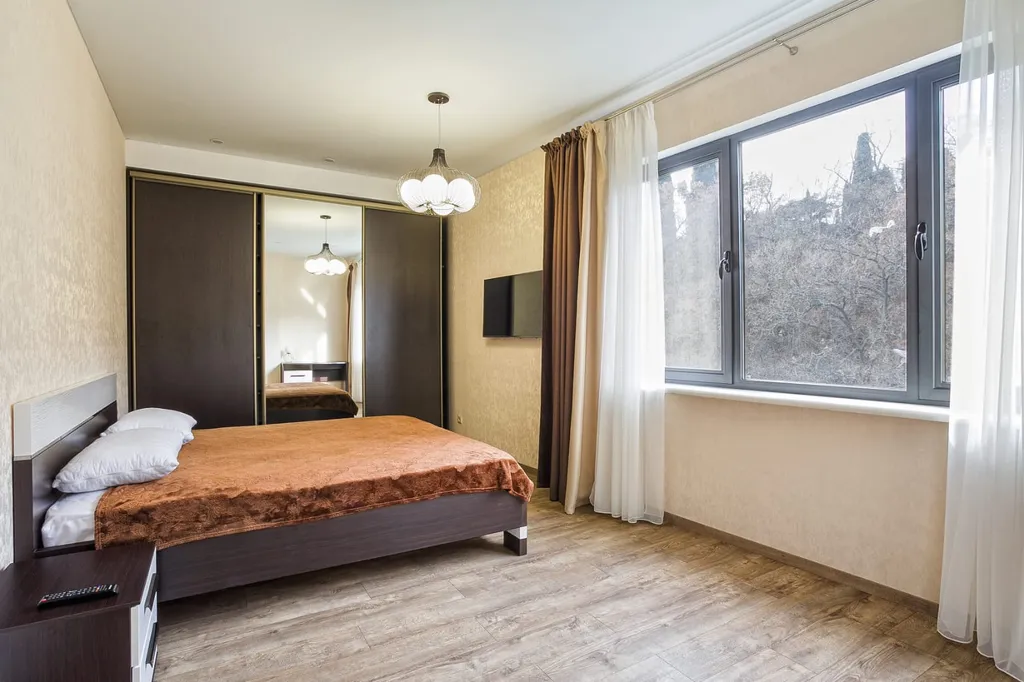 Квартира Апартамент с отдельной спальней и террасой вид на горы — аренда посуточно в Ялта