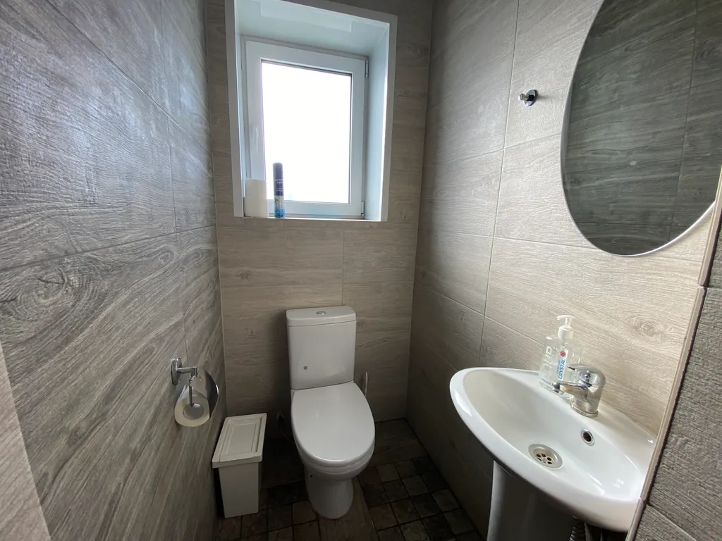 Уютный гостевой дворик в живописном тихом уголке