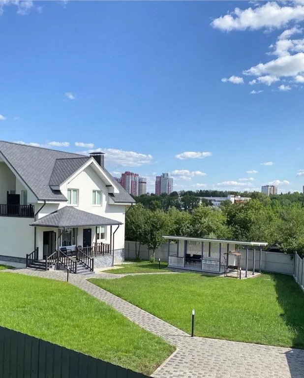 Коттедж в черте города