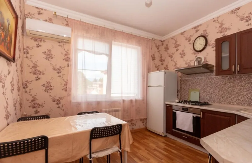 Просторная квартира в центре Адлера