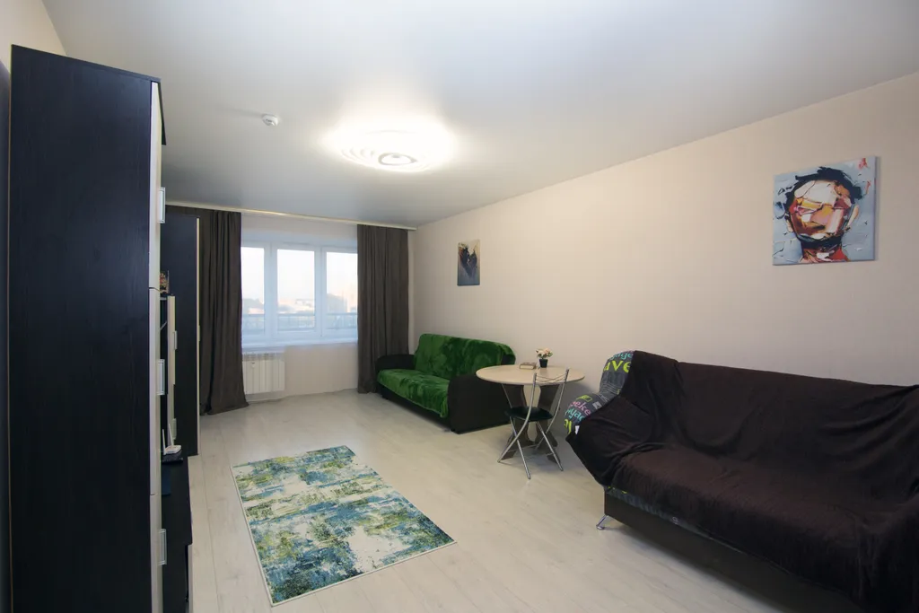 Светлая просторная квартира в элитном районе города — аренда посуточно в Красноярск