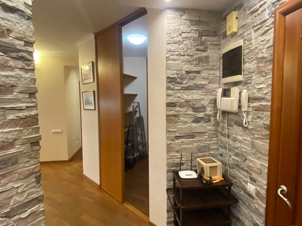 Двухкомнатная квартира рядом с АРТ квадратом