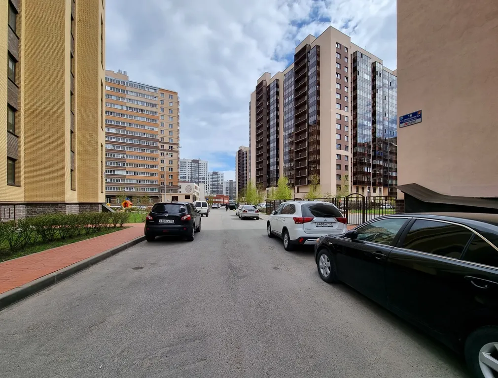 Двухкомнатная квартира с подиумами