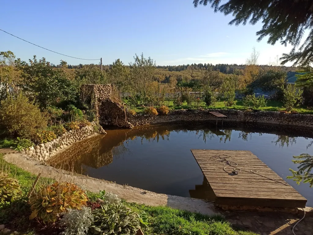 Коттедж Коттедж со своими водоемами и рыбалкой — Шаховская