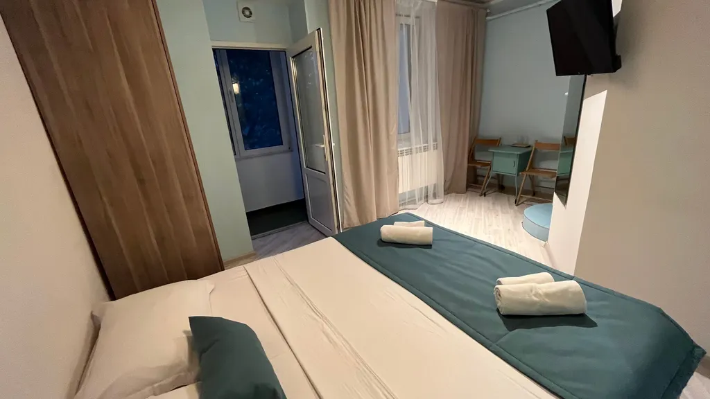 Квартира Стандарт эконом, 1*2, 0 сп. Кровать, кондиционер, окно в коридор — аренда посуточно в Феодосия