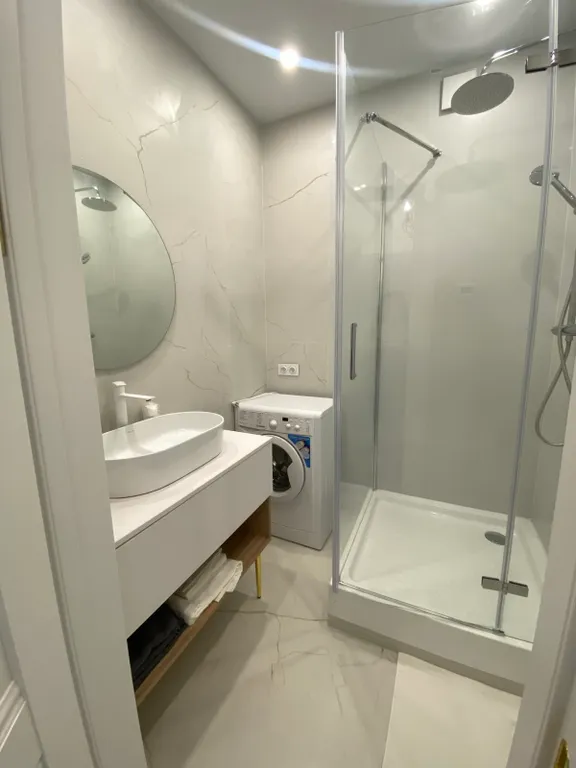 Двухкомнатная квартира в новом доме с современным ремонтом