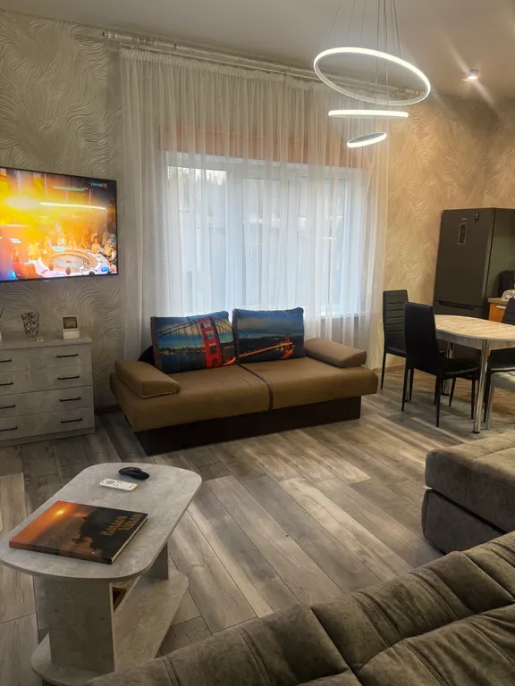 Уютный дом в черте города, 10 минут пешком до центра