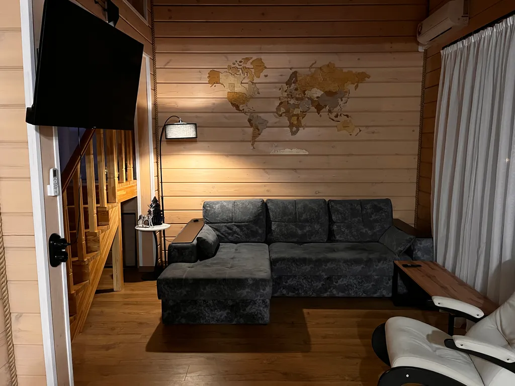 Дом на берегу Волжского водохранилища