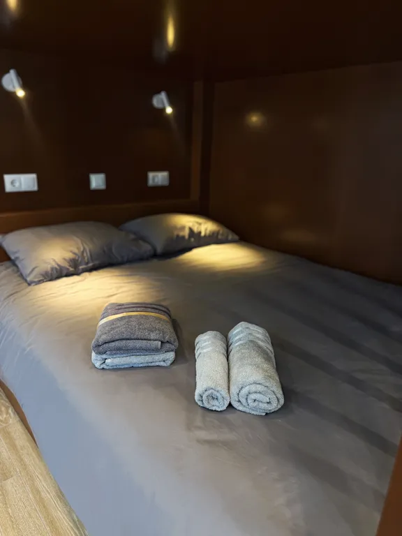 Дом с дизайнерским ремонтом, террасой, баней, мангалом