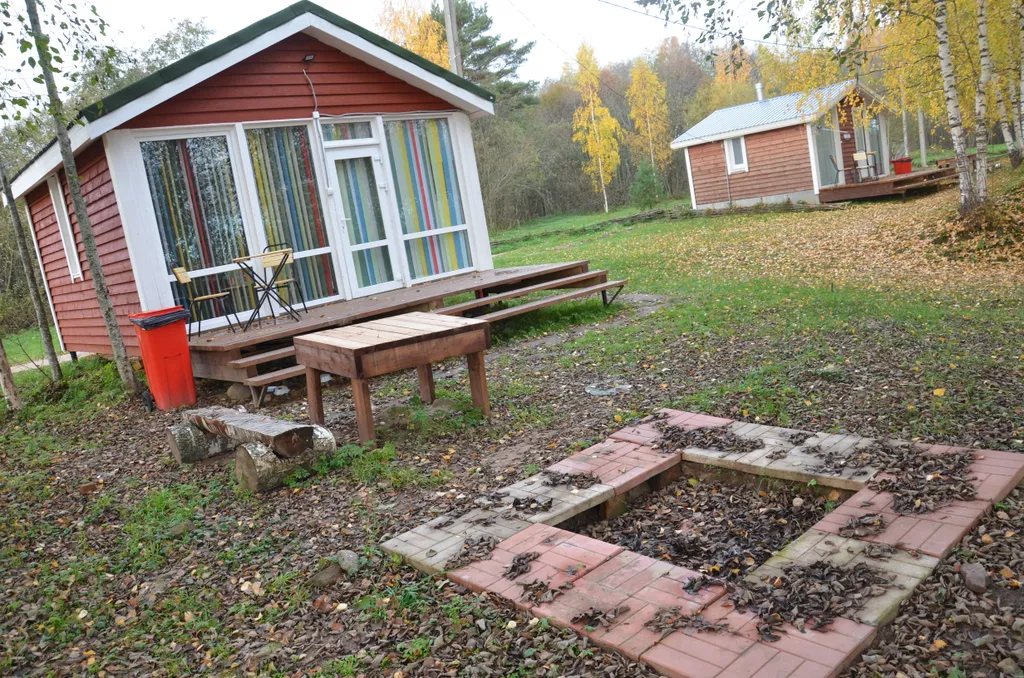 Коттедж Домик Цветочный — Волхов