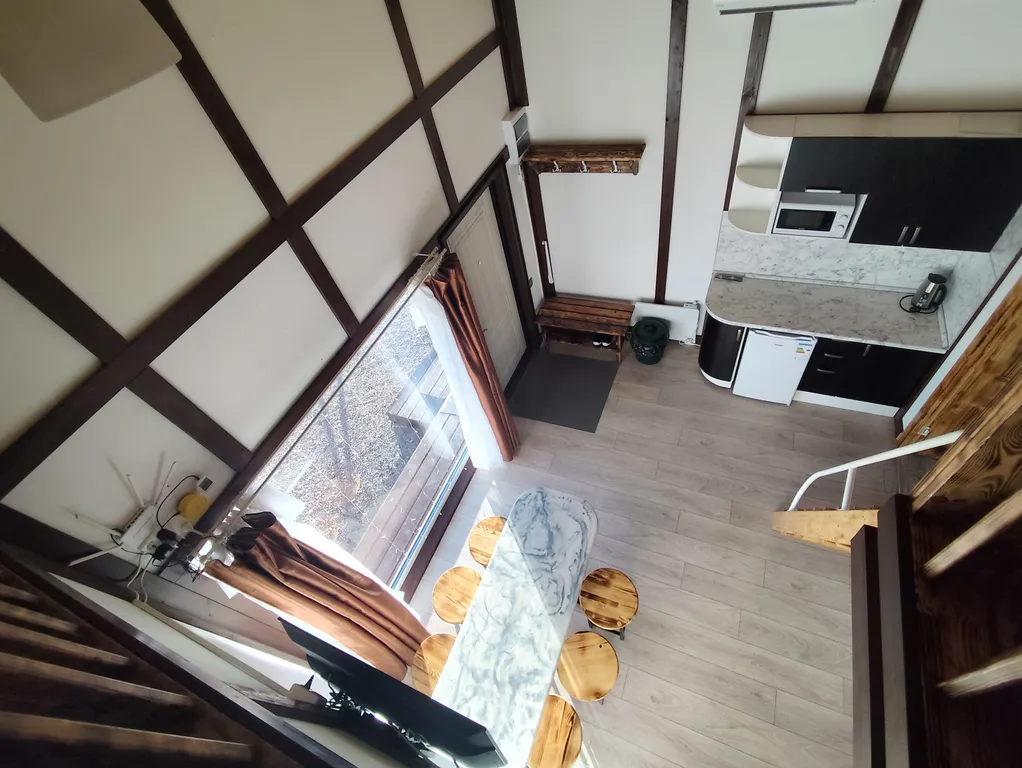 Дом на берегу озера