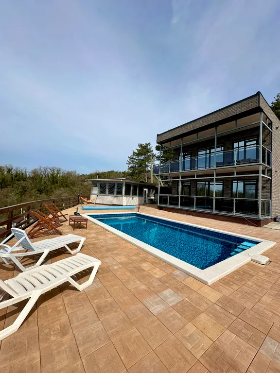 Дом - вилла с панорамным видом на море и горы