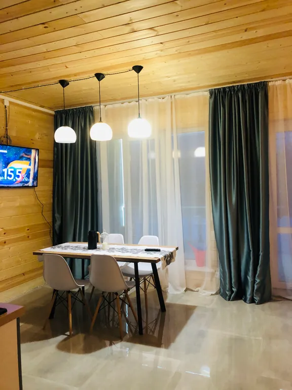 Дом с видом на озеро