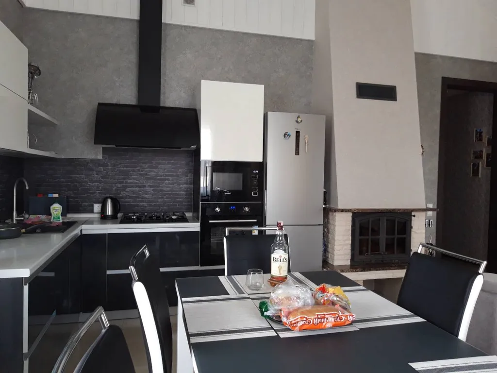 Домик на озере