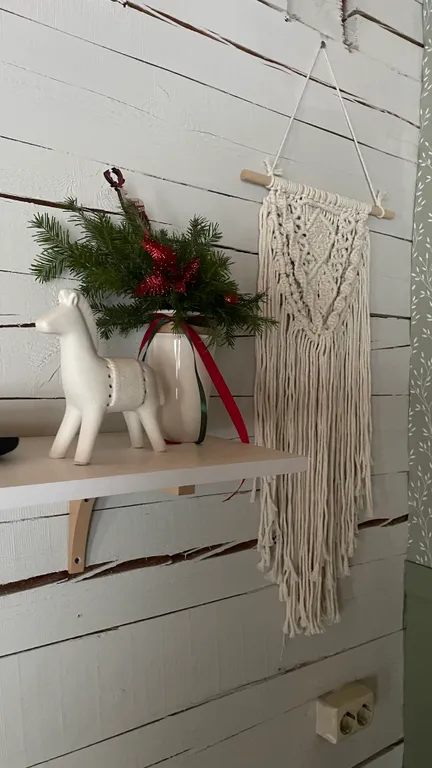 Дом, баня, чан и бассейном во дворе