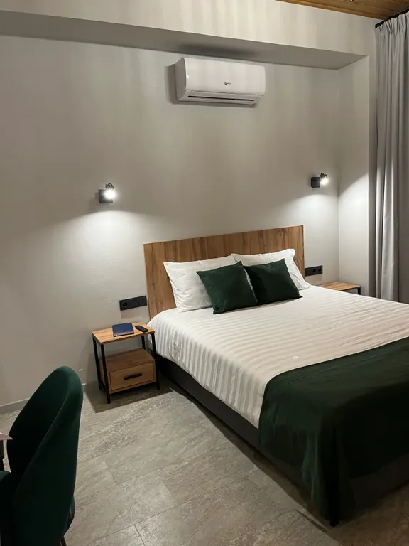 Студия с видом на озеро