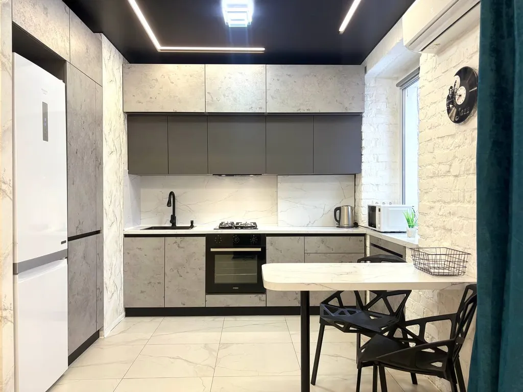 KenigApart Шикарная евротрешка в самом центре города