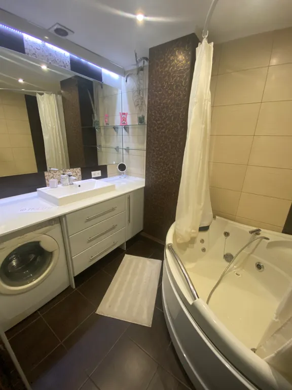 Квартира Просторная 2-х комнатная квартира (центр) — Севастополь