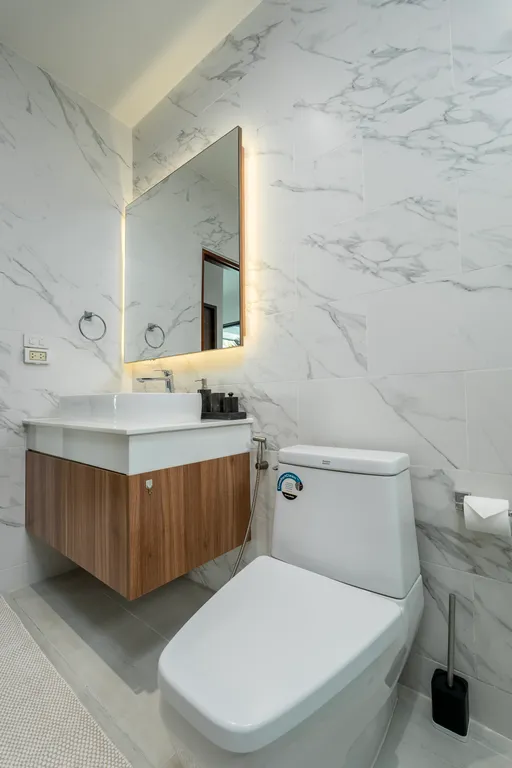 Новая вилла с бассейном, террасой и барбекю зоной, рядом с Боат авеню