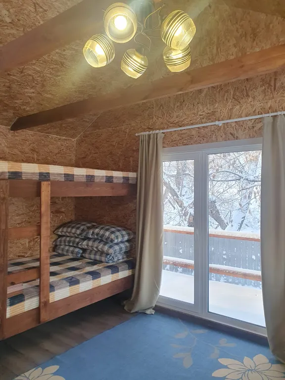 Домик с видом на реку