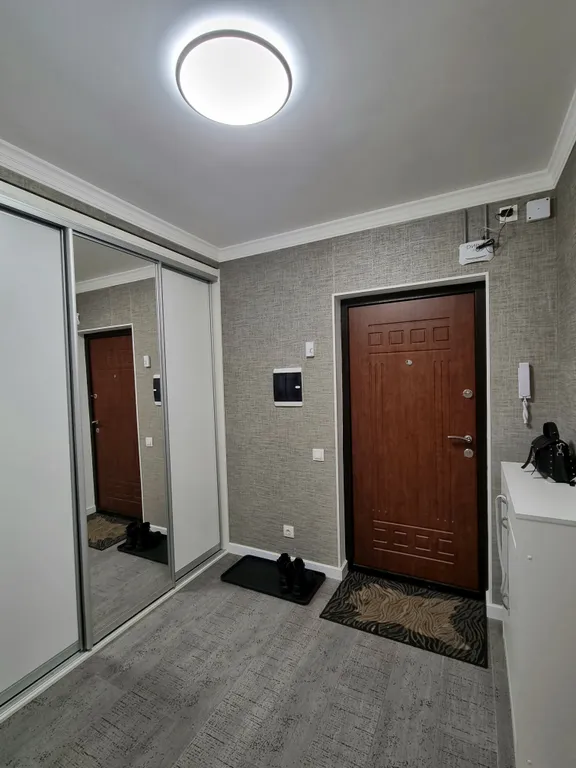 Уютная евродвушка в новом доме с видом на Лавру