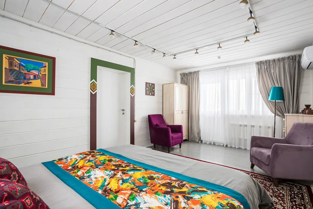 Коттедж Дом Ереван с балконом и открытой верандой в Кикино на Веле — Кикино