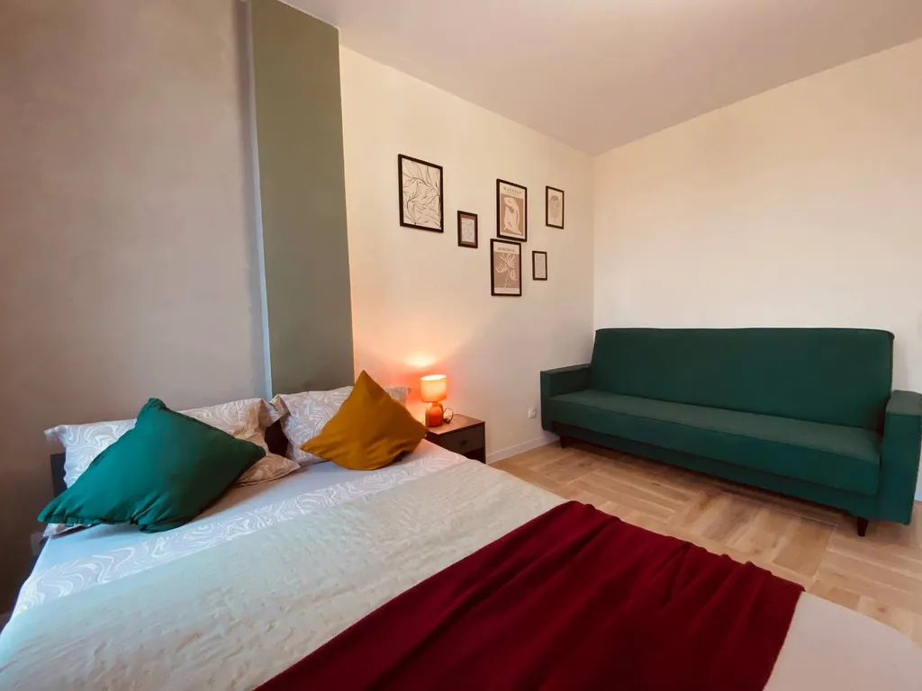 Апартаменты в новостройке рядом с ЖД вокзалом