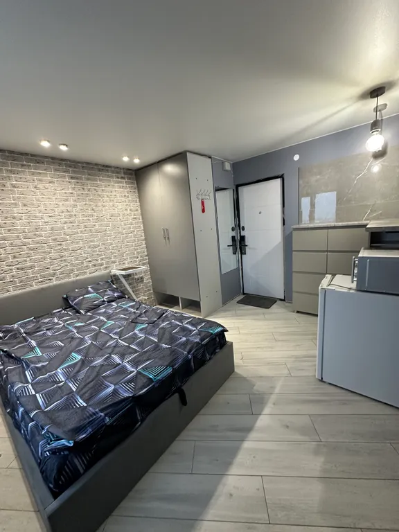 Уютная комната с прекрасным видом на город