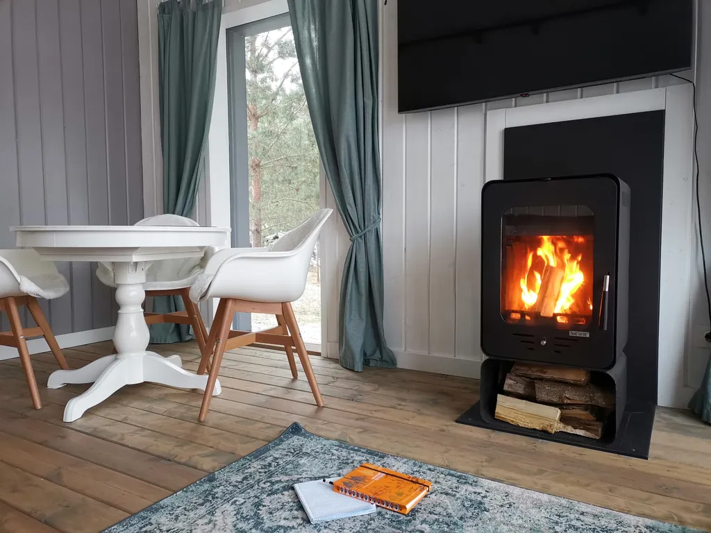 Коттедж Современный уютный домик с камином на берегу реки Оки — аренда посуточно в Калуга