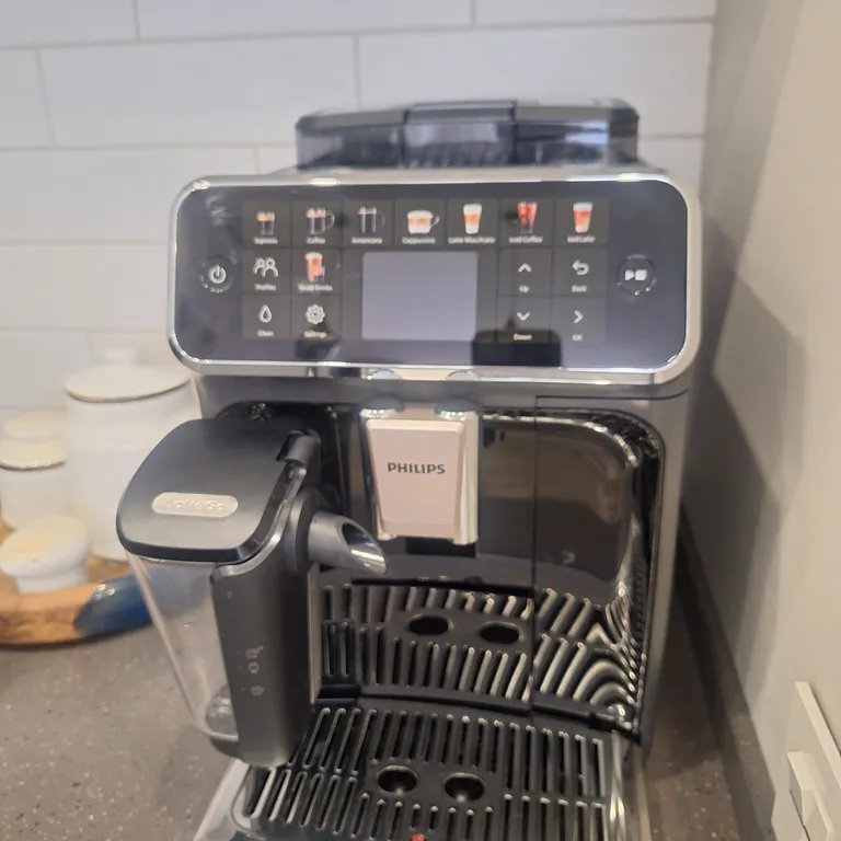 Современная уютная 2х комнатная квартира (евротри) в центре города